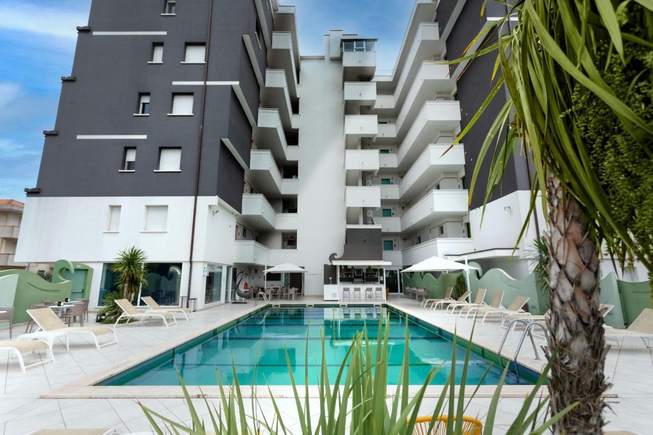 Nero D'Avorio Apartments Rimini Bagian luar foto