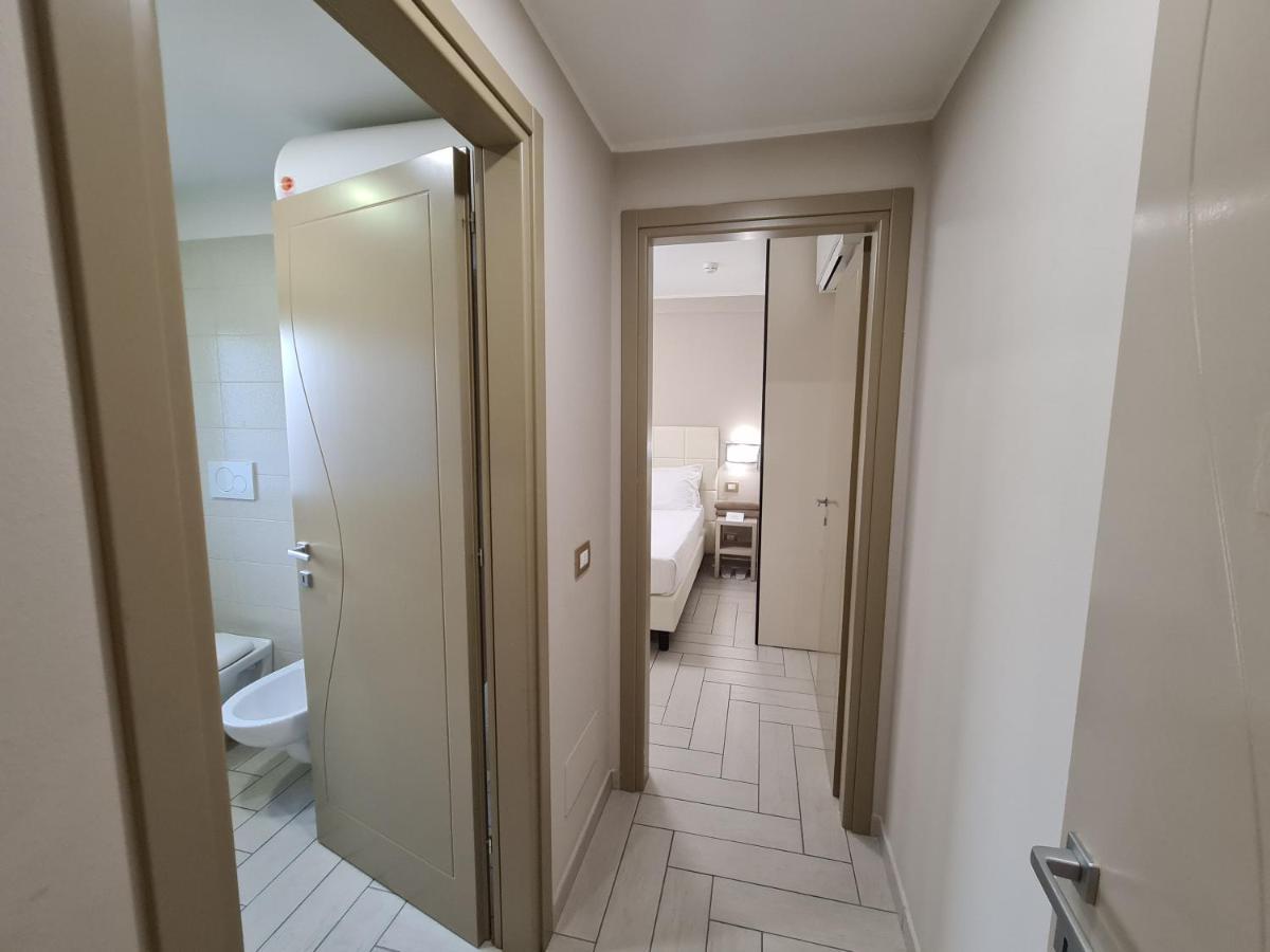 Nero D'Avorio Apartments Rimini Bagian luar foto