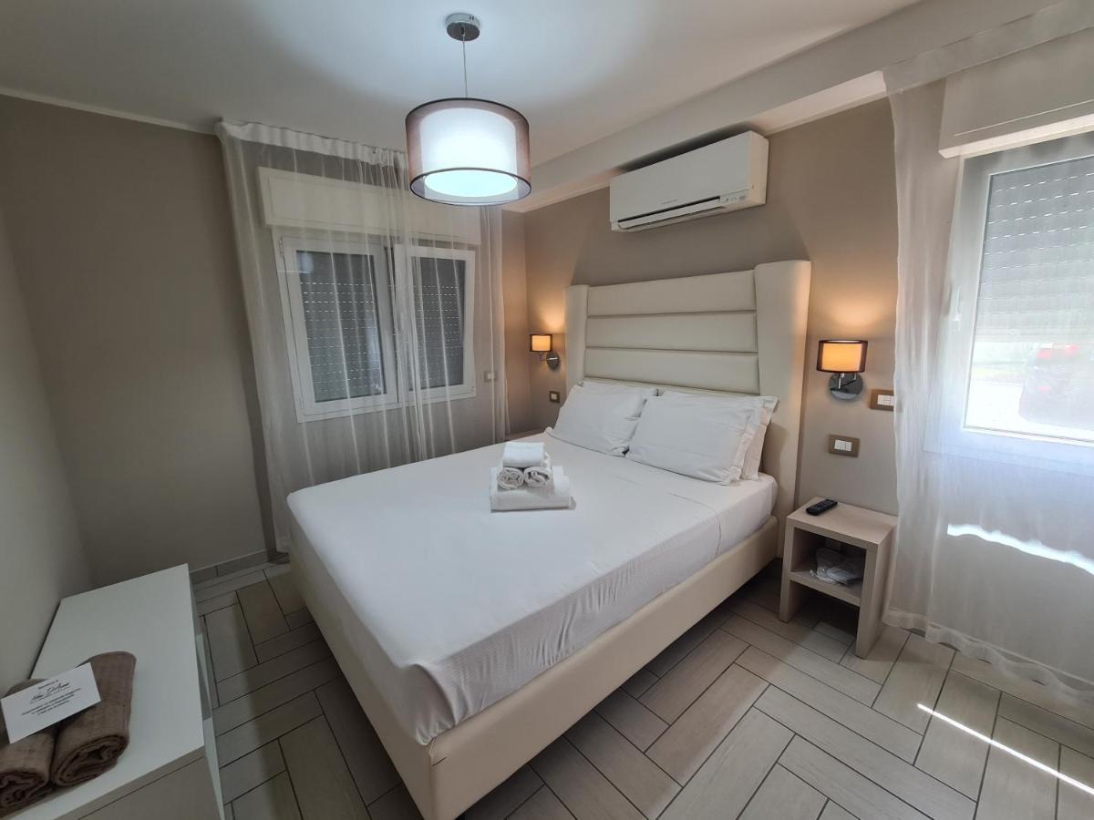 Nero D'Avorio Apartments Rimini Bagian luar foto