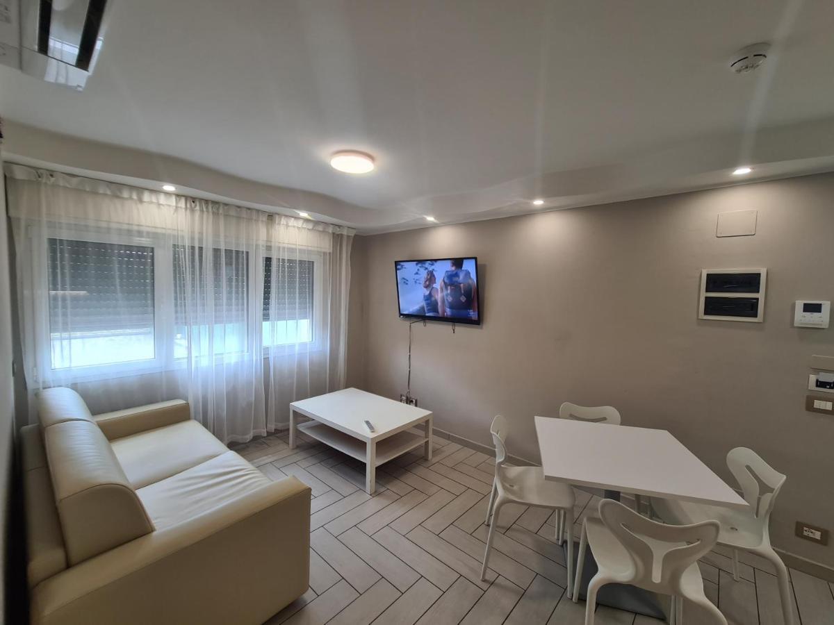 Nero D'Avorio Apartments Rimini Bagian luar foto