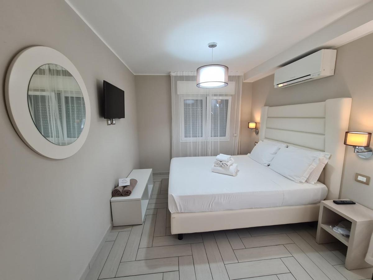 Nero D'Avorio Apartments Rimini Bagian luar foto